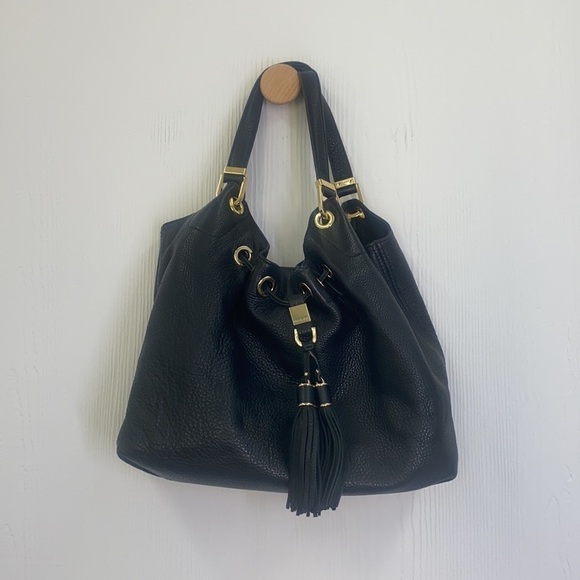 Michael Kors - Camden Black Pebbled Leather Shoulder Handbag With Snap Closure - Picture 12 of 16